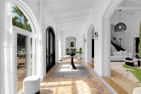 Beach View, 5660 Pine Tree Dr, Miami Beach, Florida 33140, image 2