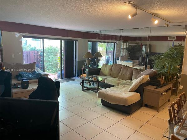 Windsong Lakes Village, 9905 NW 9th Street Cir #1021, Fountainebleau, Florida 33172, image 1