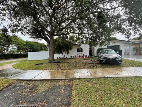 Villa Malaga, 9304 SW 166th Ter, Palmetto Bay, Florida 33157, image 1