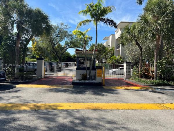 Dadeland Grove, 6902 N Kendall Dr #E303, Pinecrest, Florida 33156, image 1