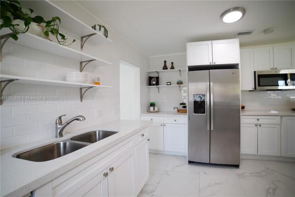 Plainfield Park, 810 NW 21st Ct, Miami, Florida 33125, image 1
