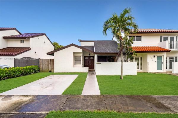 Twin Chalets At International Gardens, 11774 SW 14th Ter #A, Tamiami, Florida 33184, image 1