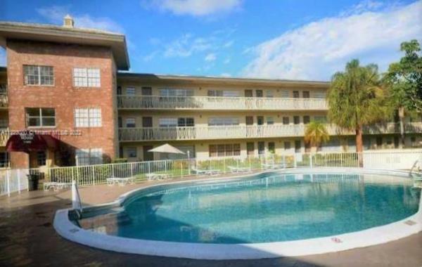 Sutton House, 11855 NE 19th Dr #16, North Miami, Florida 33181, image 1