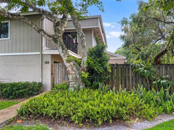 Lago West, 630 Commodore Dr, Plantation, Florida 33325, image 2