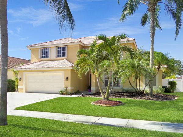 Treasure Shores At Silver Lakes, 18350 NW 10th St, Pembroke Pines, Florida 33029, image 1