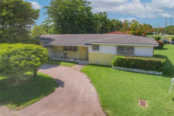Coral Villas, 6201 SW 30th St, Coral Terrace, Florida 33155, image 2