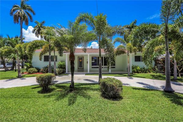 Hollywood Lakes, 700 N 13th Ave, Hollywood, Florida 33019, image 2