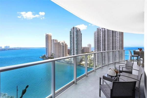 Met 1, 300 S Biscayne Blvd #T-1910, Miami, Florida 33131, image 2