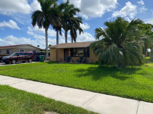 Pinewood Manor, 27904 SW 131st Ave, Three Lakes, Florida 33032, image 2