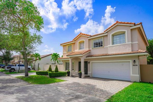 Lakes On The Green Gwendolyn, 8826 NW 189th Ter, Hialeah, Florida 33018, image 1