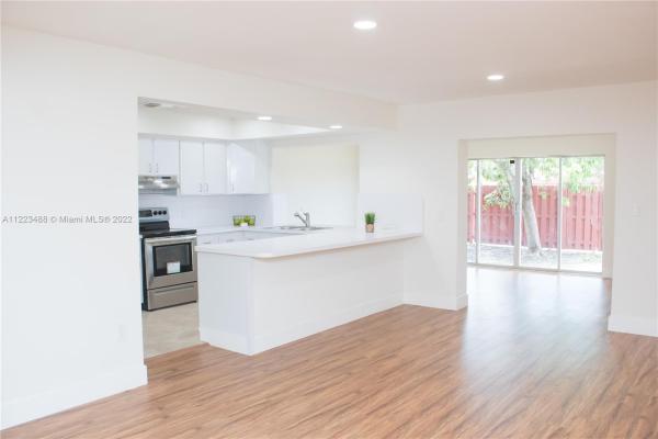 Palm Springs Villas South, 4199 W 19th Ave, Hialeah, Florida 33012, image 1