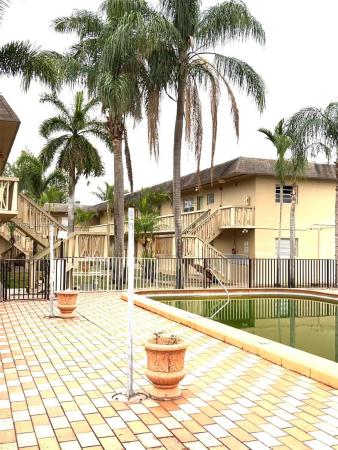 1370 NE 119th St #1370-14, Unincorporated Dade County, Florida 33161, image 2