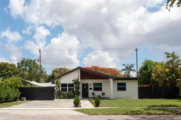 Camner Manor, 6351 SW 17th St, West Miami, Florida 33155, image 1