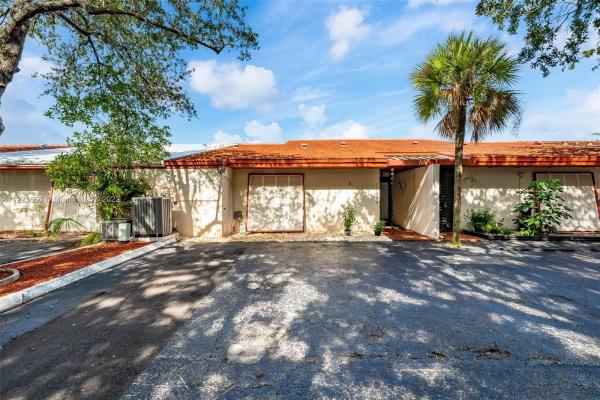 Loch Isle, 15207 W Loch Isle Dr W #15207, Miami Lakes, Florida 33014, image 1