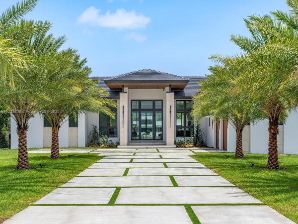 Sunkist Estates, 5941 SW 87th Ave, Olympia Heights, Florida 33173, image 1