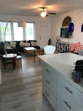 The Esquire House, 4720 Pine Tree Dr #29, Miami Beach, Florida 33140, image 1