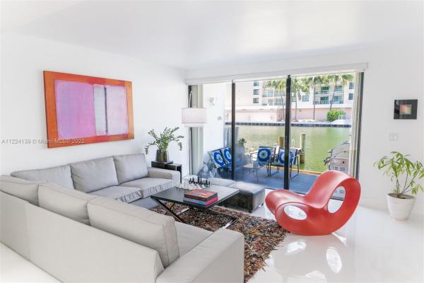 Poinciana Island Yacht & Racquet Club, 216 Poinciana Dr, Sunny Isles Beach, Florida 33160, image 2