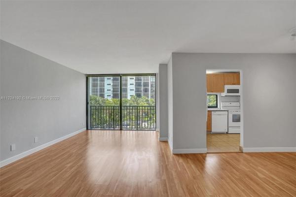 Plaza Of The Americas, 17011 N Bay Rd #312, Sunny Isles Beach, Florida 33160, image 2