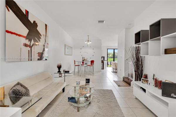 Champion Lakes, 361 NE 194th Ln #361, Ives Estates, Florida 33179, image 2