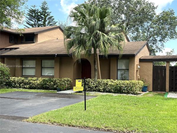 Woodgate North, 12941 SW 66th Terrace Dr #12941, Kendale Lakes, Florida 33183, image 1