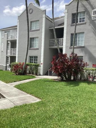Devonaire At Pembroke Pines, 11145 SW 6th St #204, Pembroke Pines, Florida 33025, image 1