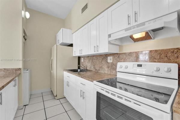 Royal Palms, 7400 W 20th Ave #109, Hialeah, Florida 33016, image 1