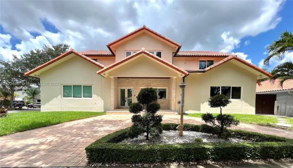 Royal Oaks, 16400 NW 82nd Ct, Miami Lakes, Florida 33016, image 2