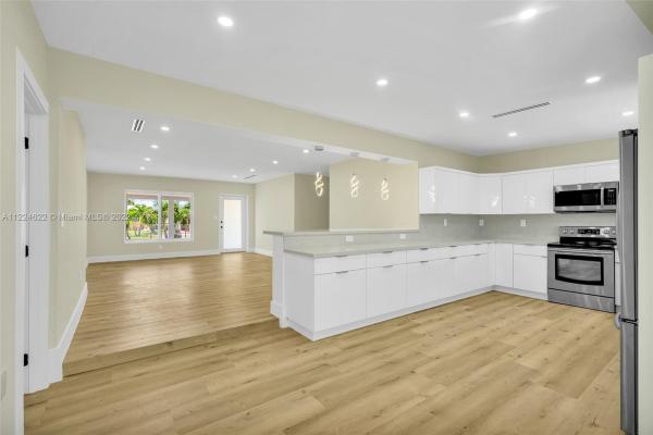 New South Miami Heights, 11821 SW 187th Ter, South Miami Heights, Florida 33177, image 2