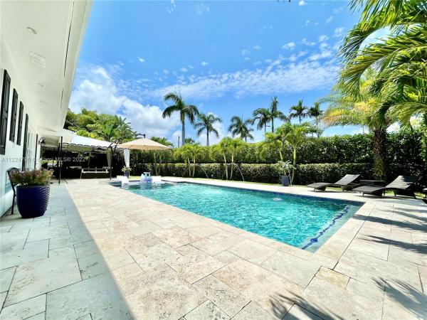 Burnup & Sims Estates, 267 Russlyn Dr, West Palm Beach, Florida 33405, image 1
