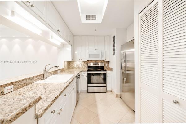 Two Tequesta Point, 808 Brickell Key Dr #707, Miami, Florida 33131, image 1