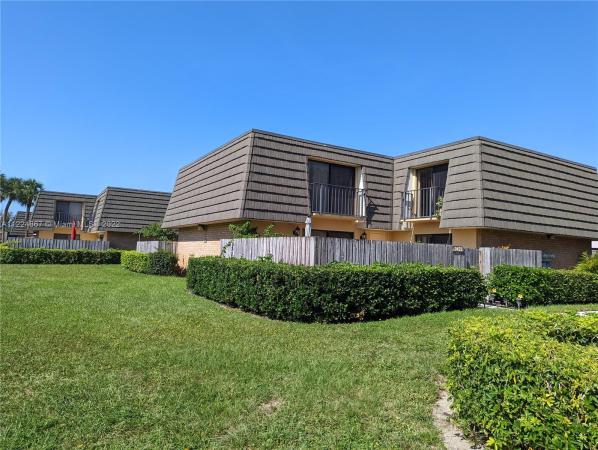 Village Of Sandalwood Lakes, 3422 34th Way, West Palm Beach, Florida 33407, image 2
