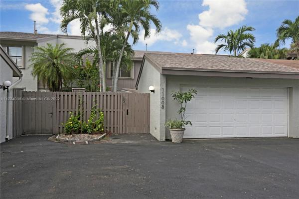Sabal Chase, 11008 SW 112th Ave, Kendall, Florida 33176, image 2