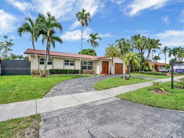 Tamiami Lakes, 13210 SW 21st St, Tamiami, Florida 33175, image 2