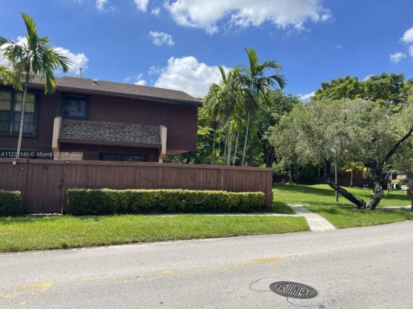 Snapper Village, 6824 SW 114th Pl #H, Kendall, Florida 33173, image 2