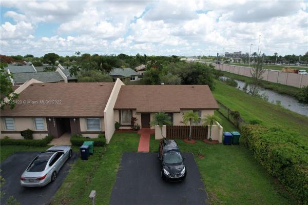 Devon Aire Villas, 11955 SW 110th Street Cir S 0, The Crossings, Florida 33186, image 2