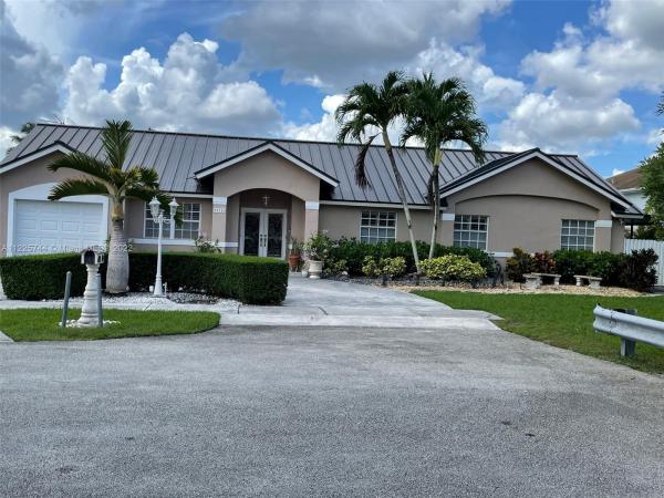 13220 SW 35th Ter, Tamiami, Florida 33175, image 2