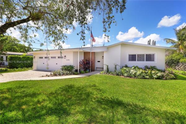 Twin Lakes Manor, 6240 SW 61st St, South Miami, Florida 33143, image 1