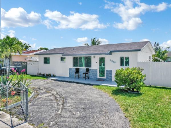 Newton Heights, 30060 SW 157th Ave, Leisure City, Florida 33033, image 1