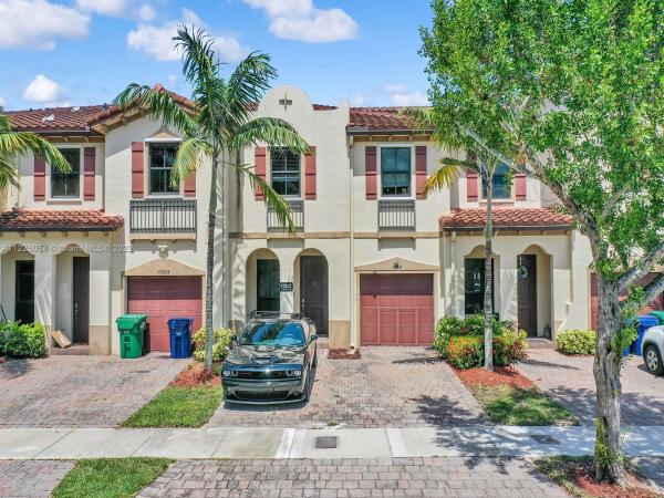 Venetian Parc, 17531 SW 153rd Path, Richmond West, Florida 33187, image 2