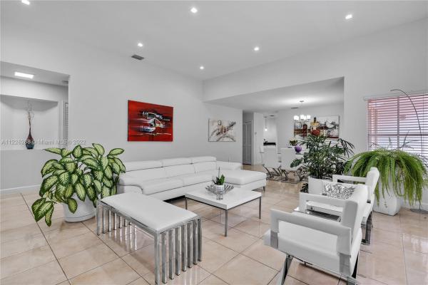 Shoma Homes At Tamiami, 1077 NW 129th Pl, Tamiami, Florida 33182, image 2
