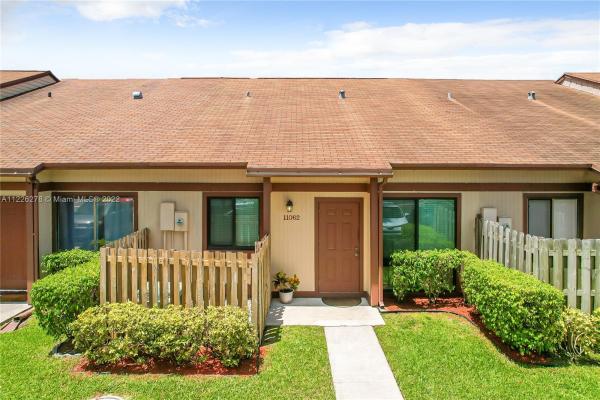 Villa Welleby, 11062 NW 38th St, Sunrise, Florida 33351, image 1