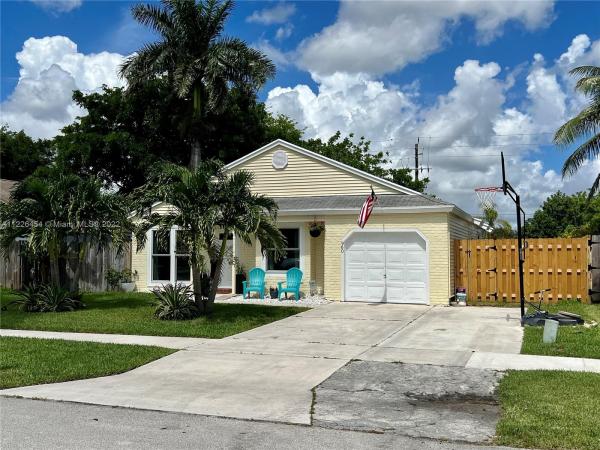 Honey Lake Family Homes, 960 SW 133rd Ter, Davie, Florida 33325, image 1