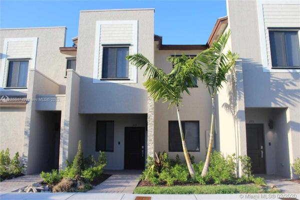 Paseos At Via Ventura, Ives Estates, Florida 33179, image 1