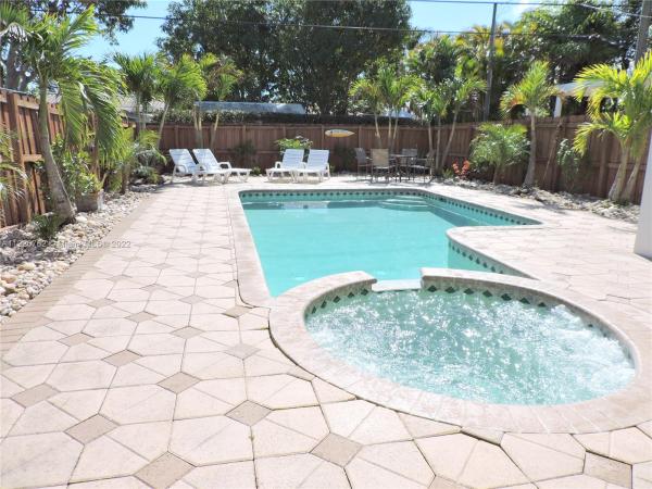Hollywood Lakes, 1148 Johnson St, Hollywood, Florida 33019, image 2