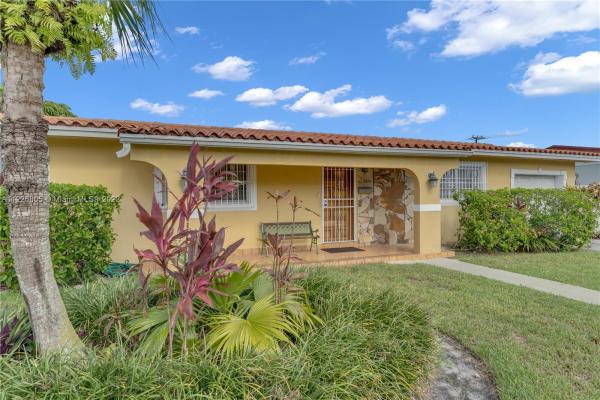 2810 SW 98 Ave #, University Park, Florida 33165, image 2