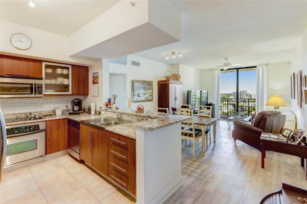 Puerta De Palmas, 888 S Douglas Rd. #1010, Coral Gables, Florida 33134, image 2