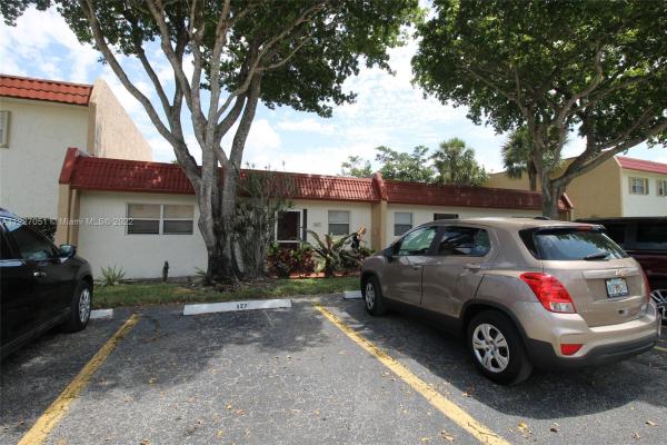 Golden Lakes Village, 417 Lake Dora Dr, West Palm Beach, Florida 33411, image 2