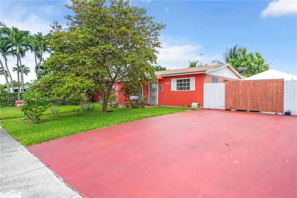 South Miami Heights Residential, 20340 SW 118th Pl, South Miami Heights, Florida 33177, image 2
