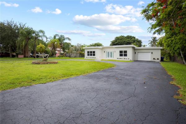 Hollywood Little Ranches, 2630 Fillmore St, Hollywood, Florida 33020, image 2