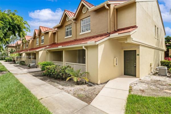 La Hacienda Country Club Of Miami, 18352 NW 68th Ave #P, Country Club, Florida 33015, image 1